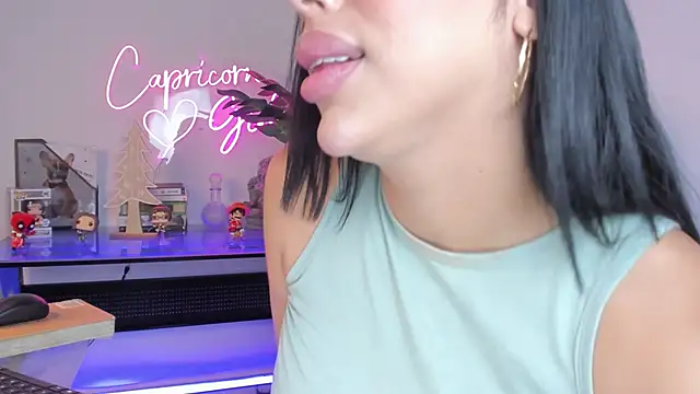 Korina Saenz01 online show from 12/05/25, 06:59