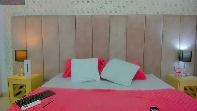 KiaraBrownn online show from 02/03/25, 12:57