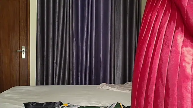 queen heather online show from 10/14/25, 10:54