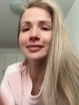 Miya Nika online show from 03/11/25, 12:28