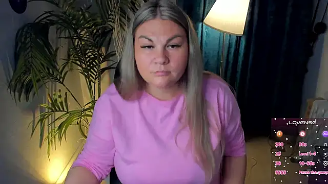 Snapshot of ZenaPallmer chatting on 09/28/25, 07:52 ZenaPallmer online show from 09/28/25, 07:52