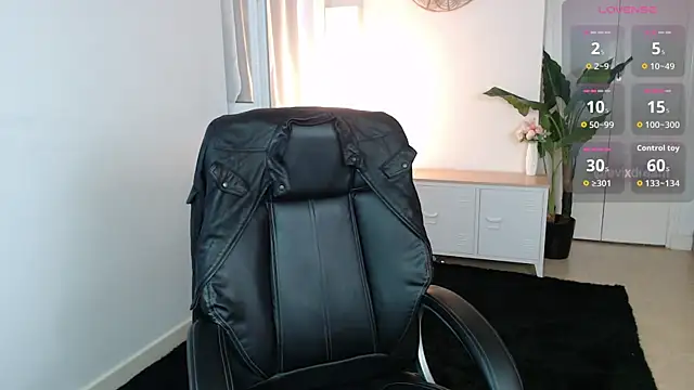 Crystal-dreamt online show from 06/16/26, 01:14