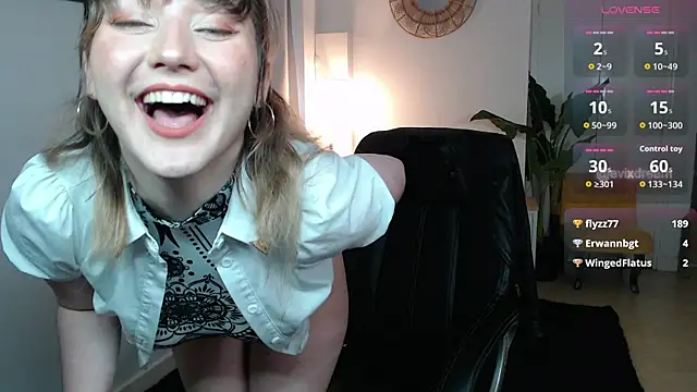 Snapshot of Crystal-dreamt chatting on 06/30/26, 09:10 Crystal-dreamt online show from 06/30/26, 09:10