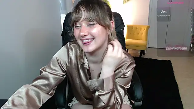 Snapshot of Crystal-dreamt chatting on 08/05/26, 12:19 Crystal-dreamt online show from 08/05/26, 12:19