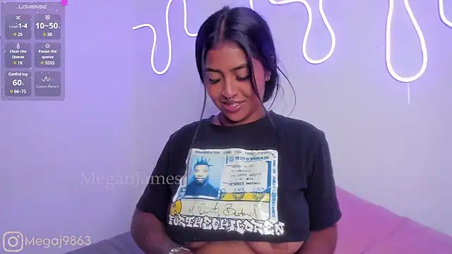meganjames1 online show from 01/23/25, 03:54