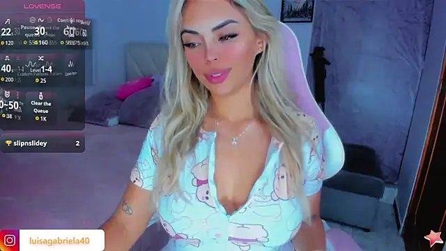 Snapshot of Gabby_prieto chatting on 10/31/25, 02:56 Gabby prieto online show from 10/31/25, 02:56