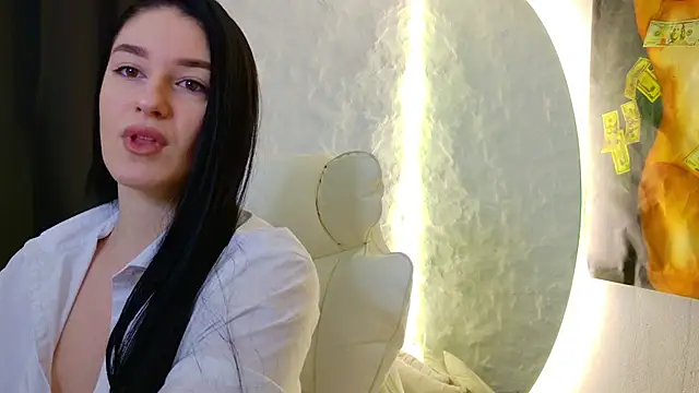 Snapshot of moniqque chatting on 10/20/25, 04:46 moniqque online show from 10/20/25, 04:46