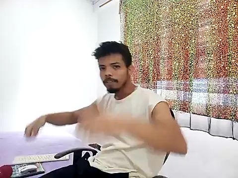 danidiazto2023 online show from 02/11/25, 05:40