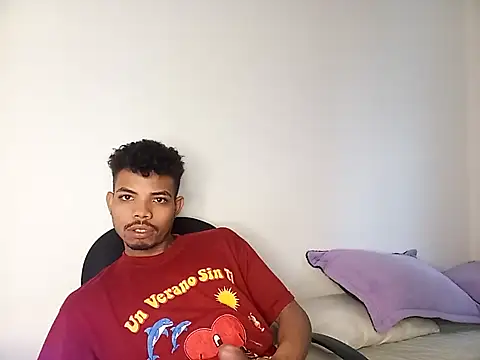 danidiazto2023 online show from 02/18/25, 10:47