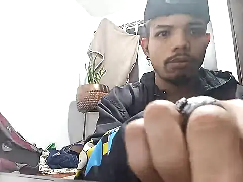 danidiazto2023 online show from 11/03/25, 09:32