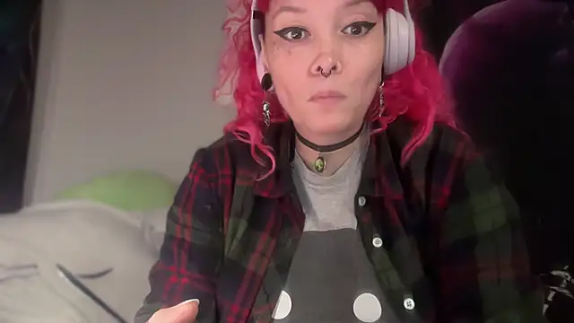 Snapshot of FRRANNKIE chatting on 07/15/26, 04:29 FRRANNKIE online show from 07/15/26, 04:29