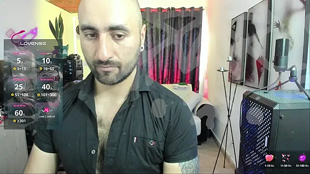 Snapshot of Leon_1234 chatting on 12/27/24, 06:10 Leon 1234 online show from 12/27/24, 06:10