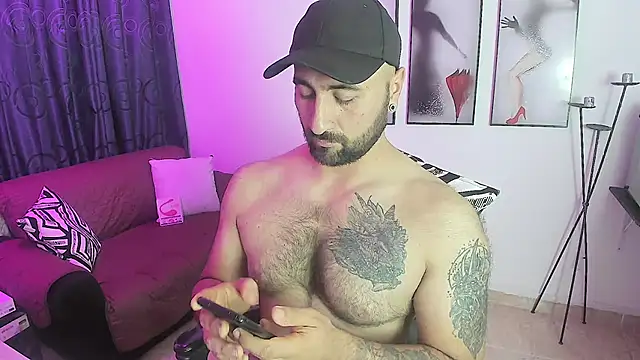 Snapshot of Leon_1234 chatting on 01/09/25, 11:24 Leon 1234 online show from 01/09/25, 11:24