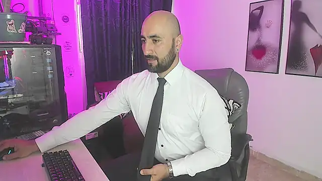 Snapshot of Leon_1234 chatting on 01/11/25, 12:29 Leon 1234 online show from 01/11/25, 12:29