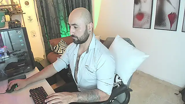 Snapshot of Leon_1234 chatting on 01/13/25, 08:58 Leon 1234 online show from 01/13/25, 08:58