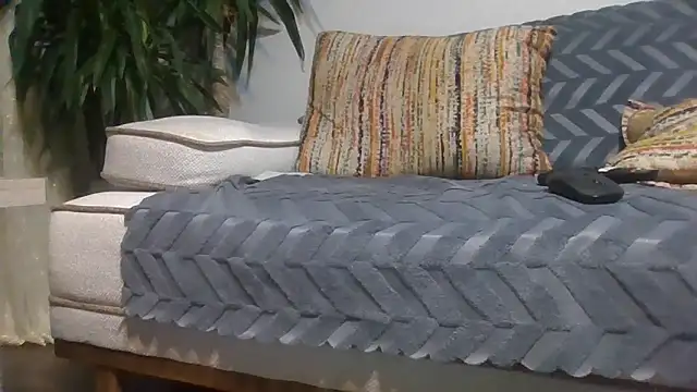 reslerkek31 online show from 12/14/25, 08:24