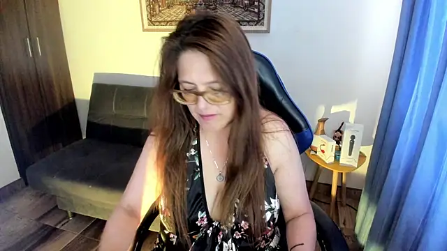 Ivette Shaira online show from 04/13/26, 11:37