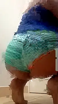 Snapshot of Morenitha-XXX chatting on 02/17/25, 06:37 Morenitha-XXX online show from 02/17/25, 06:37