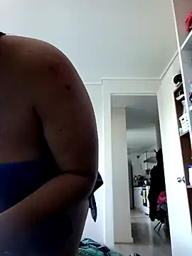 Snapshot of Morenitha-XXX chatting on 10/15/25, 12:05 Morenitha-XXX online show from 10/15/25, 12:05