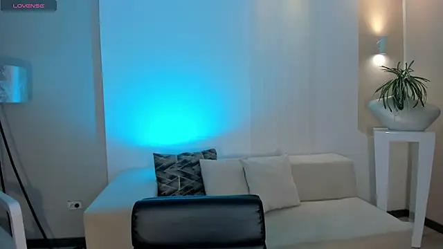 DannaCruz online show from 03/08/25, 10:43