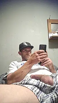 Snapshot of daddytim0 chatting on 02/13/26, 07:04 daddytim0 online show from 02/13/26, 07:04