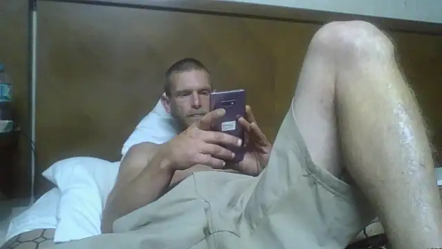 daddytim0 online show from 04/23/26, 12:51