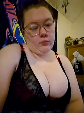 Sexycurvyemilyy online show from 12/05/24, 02:11