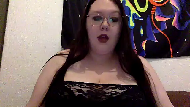 Sexycurvyemilyy online show from 02/12/26, 08:37
