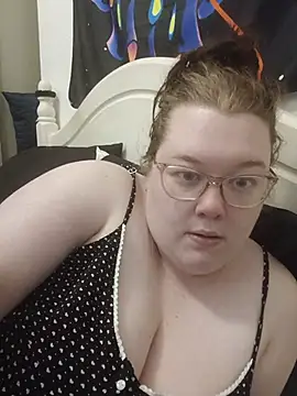 Sexycurvyemilyy online show from 06/27/26, 09:20