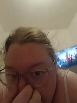 Sexycurvyemilyy online show from 08/01/26, 09:46
