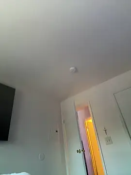 Snapshot of DominiqueX0 chatting on 01/16/25, 04:18 DominiqueX0 online show from 01/16/25, 04:18