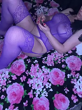 Snapshot of DominiqueX0 chatting on 02/06/25, 06:29 DominiqueX0 online show from 02/06/25, 06:29