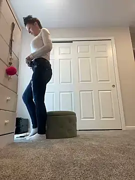 Snapshot of DominiqueX0 chatting on 02/19/25, 05:27 DominiqueX0 online show from 02/19/25, 05:27