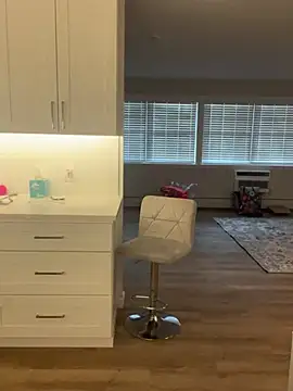 Snapshot of DominiqueX0 chatting on 03/01/25, 09:26 DominiqueX0 online show from 03/01/25, 09:26