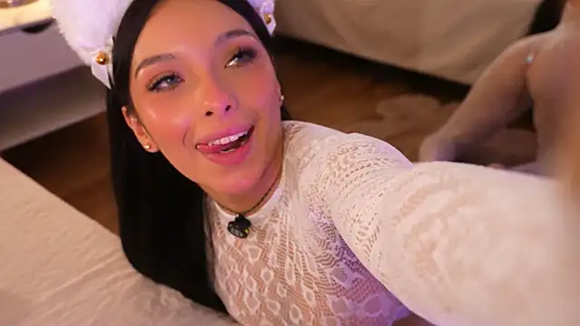 Victoria Watsson online show from 03/18/26, 12:30