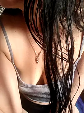 LissaThompsom online show from 12/13/24, 02:38