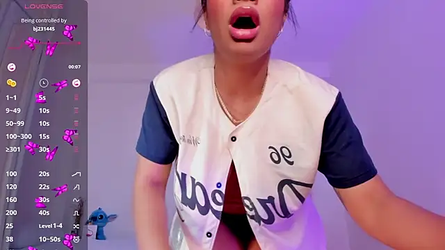 Snapshot of briana_walker chatting on 03/14/25, 10:18 briana walker online show from 03/14/25, 10:18