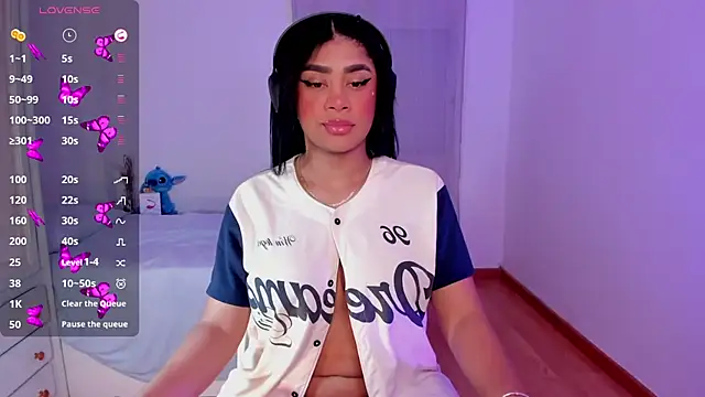 Snapshot of briana_walker chatting on 03/14/25, 06:50 briana walker online show from 03/14/25, 06:50