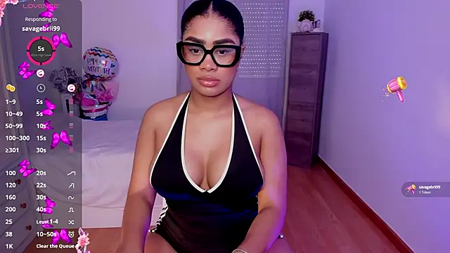 Snapshot of briana_walker chatting on 10/05/25, 09:51 briana walker online show from 10/05/25, 09:51