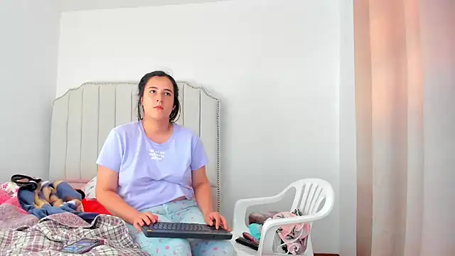 Hanna86 online show from 01/15/26, 02:21