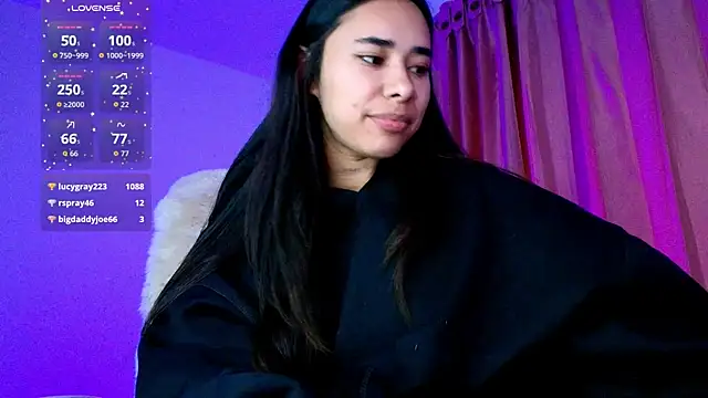 AmyOlimpo online show from 11/26/25, 01:17