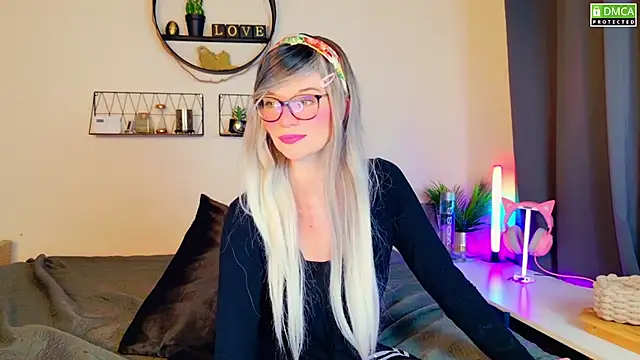 Kittychatte online show from 02/04/25, 08:38