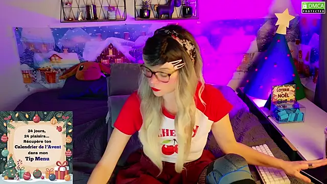 Kittychatte online show from 12/18/25, 09:10