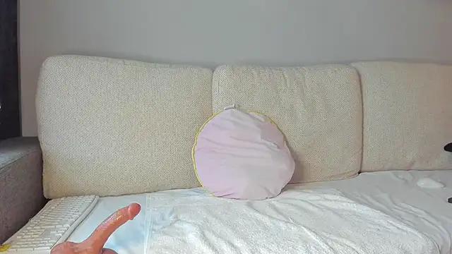 bellahot77 online show from 01/03/25, 01:36