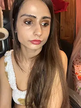 LaPetitechienne1 online show from 02/14/25, 07:23