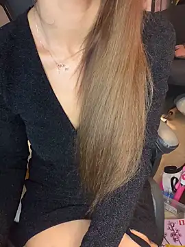 LaPetitechienne1 online show from 02/24/25, 11:52