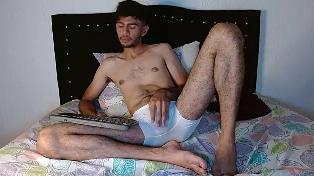 Snapshot of bear_97s chatting on 12/08/24, 02:28 bear 97s online show from 12/08/24, 02:28