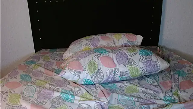 Snapshot of bear_97s chatting on 12/18/24, 04:06 bear 97s online show from 12/18/24, 04:06