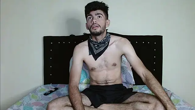 Snapshot of bear_97s chatting on 02/09/25, 11:15 bear 97s online show from 02/09/25, 11:15