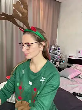 Snapshot of Milf_Tea chatting on 01/01/25, 12:21 Milf Tea online show from 01/01/25, 12:21